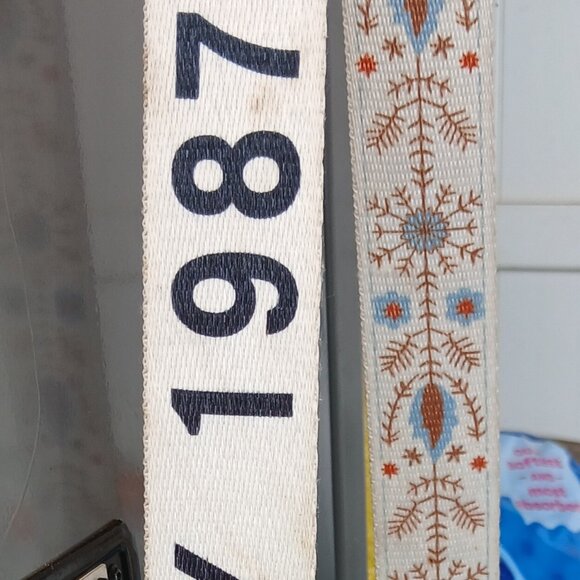 SN & Fashion Winnie the Pooh Crossbody Small Messenger Bag - Picture 7 of 7